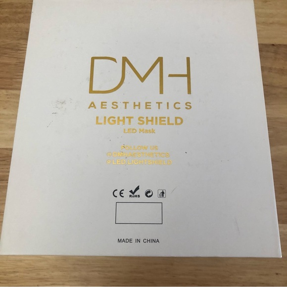 DMH Aesthetics Light Shield LED Mask - Picture 4 of 8